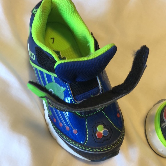 PJMASKS GEKKO / CATBOY Light-Up Velcro Close Sneakers - Picture 5 of 9